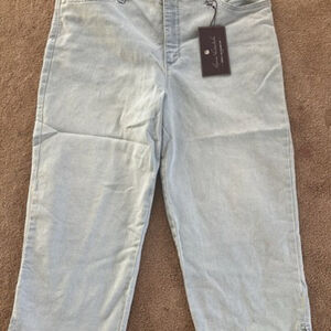 Women’s Capri Size 14